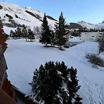 Au Pied Du Jandri *