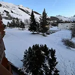 Au Pied Du Jandri